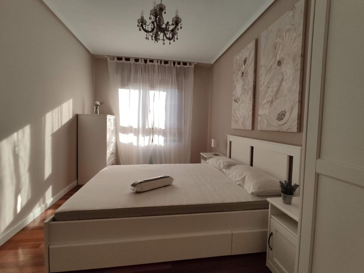 Acogedor Apartamento Junto A La Plaza Villasana de Mena Exteriör bild