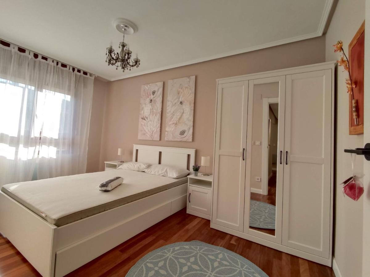 Acogedor Apartamento Junto A La Plaza Villasana de Mena Exteriör bild